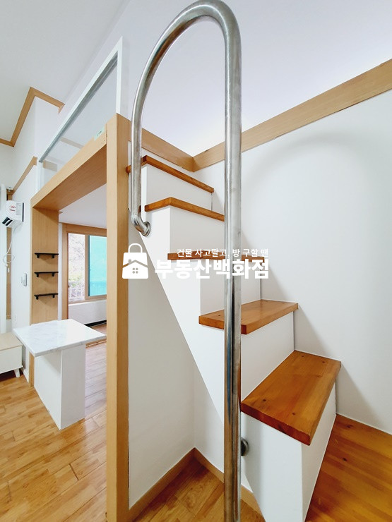 경북 칠곡군 석적읍 중리 229-8 석적 식자재마트 뒷편 복층원룸 소파, 테이블 풀옵션 월세 매물번호 11807 사진 7